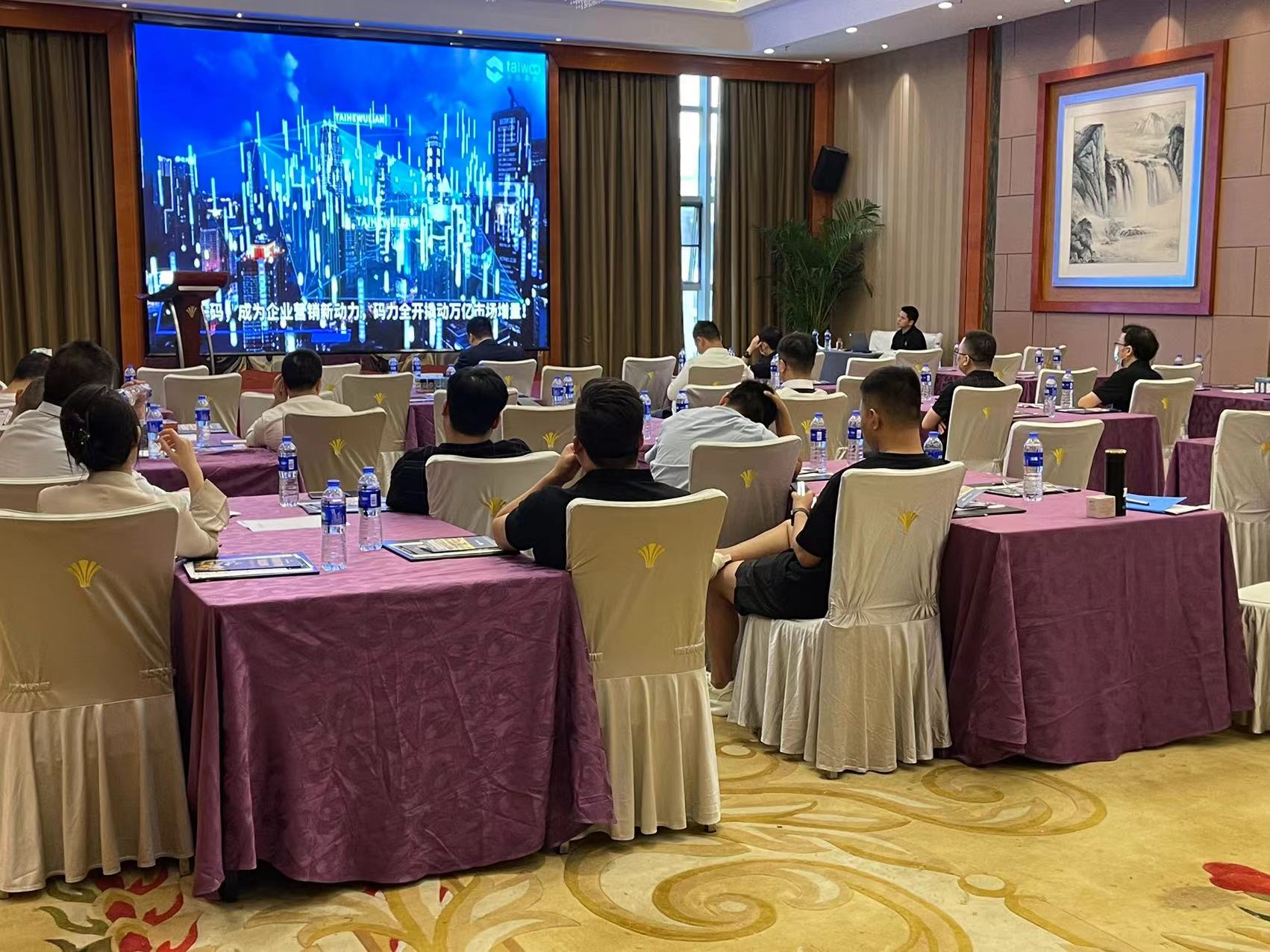 酒瓶上的防伪标签有什么用？  